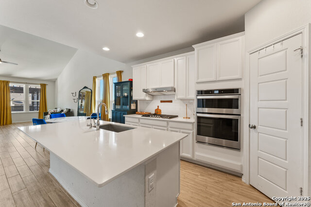 Listing photo id 11 for 27333 Pollock Pl