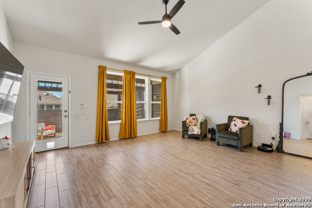 Listing photo id 17 for 27333 Pollock Pl