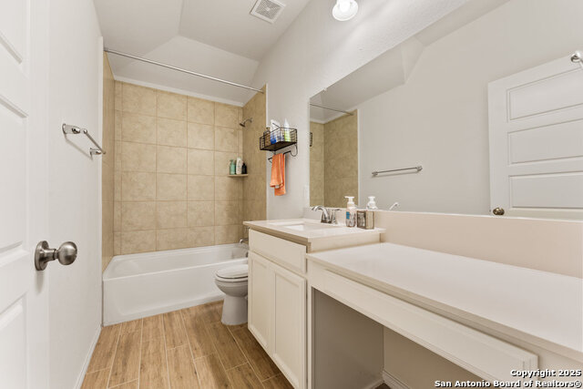 Listing photo id 24 for 27333 Pollock Pl