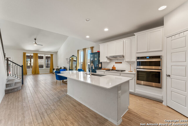 Listing photo id 1 for 27333 Pollock Pl