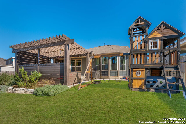 Listing photo id 30 for 27333 Pollock Pl