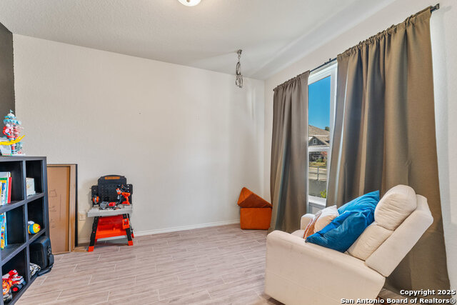 Listing photo id 7 for 27333 Pollock Pl