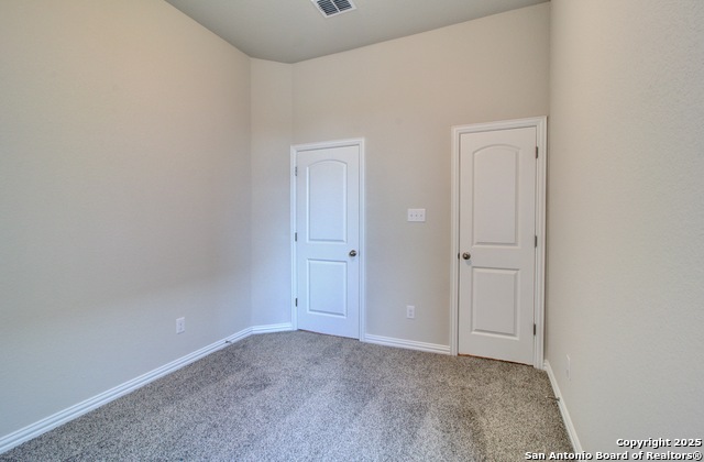 Listing photo id 10 for 836 Little Pebble