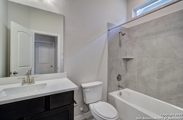 Listing photo id 11 for 836 Little Pebble