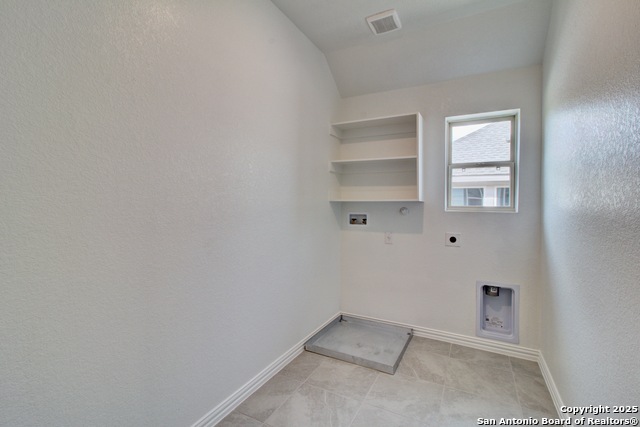 Listing photo id 15 for 836 Little Pebble