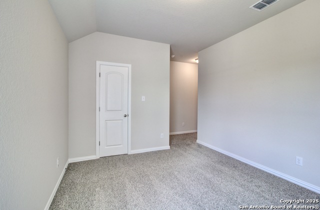 Listing photo id 17 for 836 Little Pebble