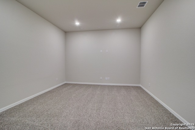 Listing photo id 7 for 836 Little Pebble