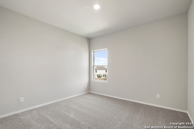 Listing photo id 14 for 5711 Agate Circle