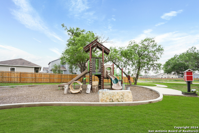 Listing photo id 23 for 5711 Agate Circle