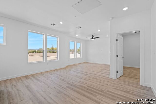 Image 22 of 34 For 106 Bank St  102