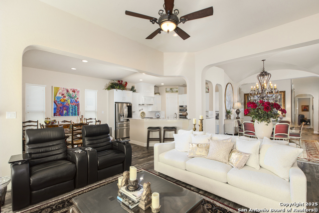 Listing photo id 15 for 10 Denbury Gln