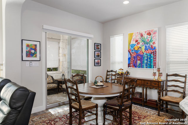 Listing photo id 16 for 10 Denbury Gln