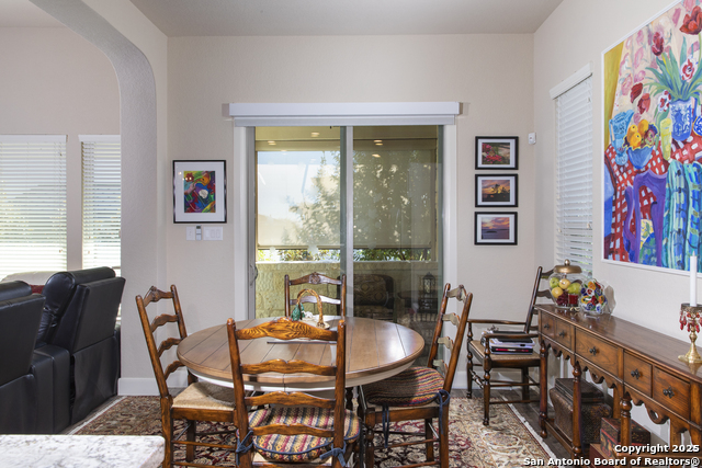 Listing photo id 17 for 10 Denbury Gln