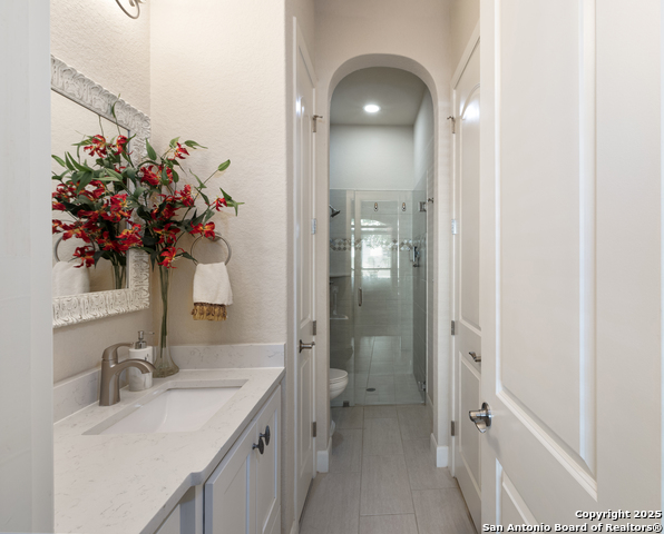 Listing photo id 20 for 10 Denbury Gln