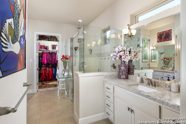 Listing photo id 25 for 10 Denbury Gln