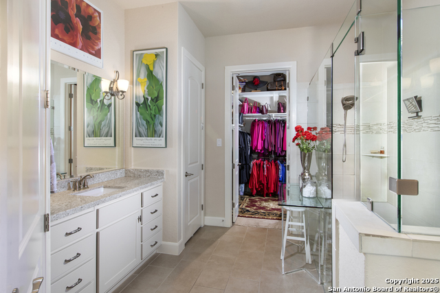 Listing photo id 26 for 10 Denbury Gln