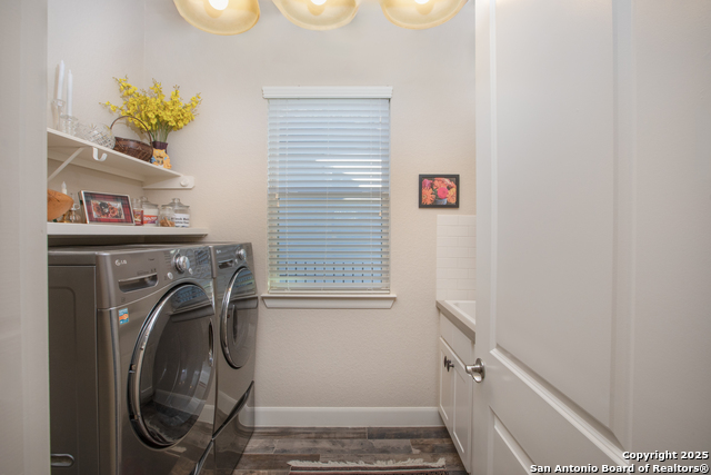 Listing photo id 30 for 10 Denbury Gln