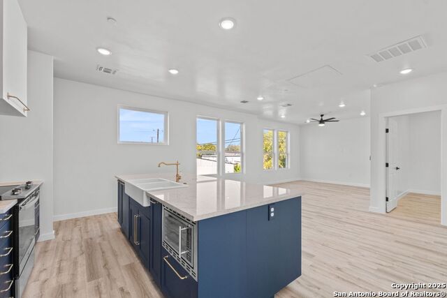 Image 11 of 33 For 106 Bank St  101