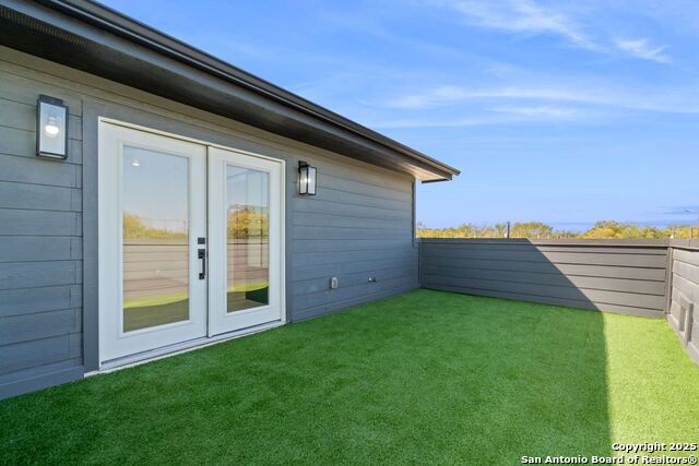 Image 28 of 33 For 106 Bank St  101