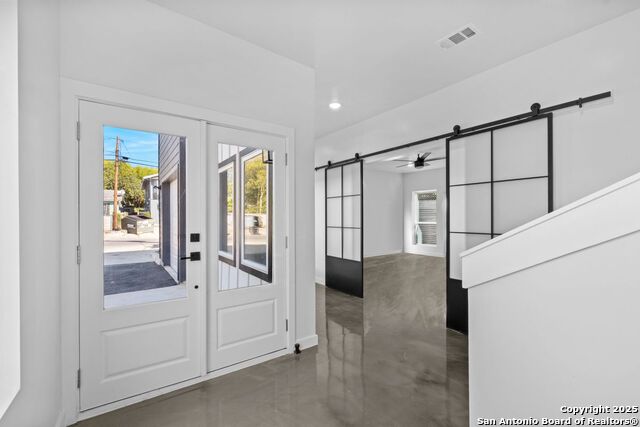 Image 4 of 33 For 106 Bank St  101