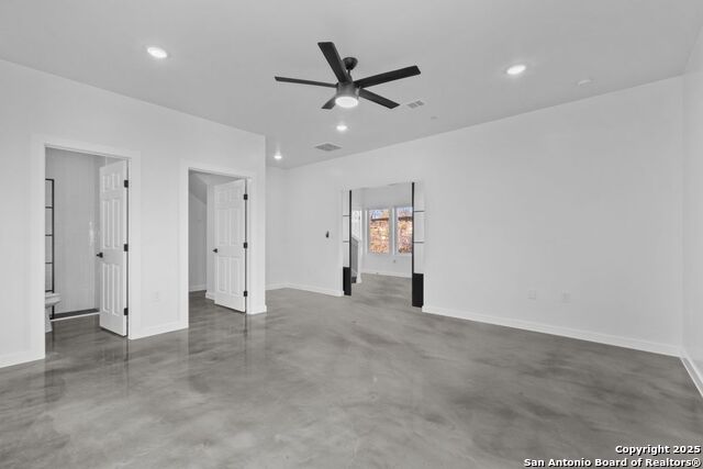 Image 9 of 33 For 106 Bank St  101