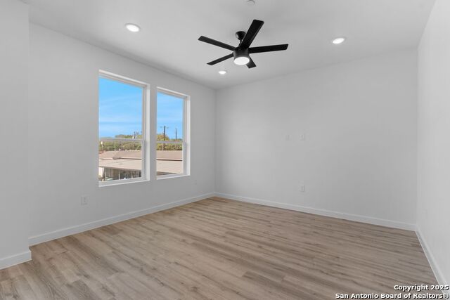 Image 19 of 34 For 106 Bank St  103