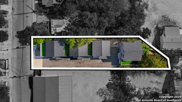 Image 33 of 34 For 106 Bank St  103