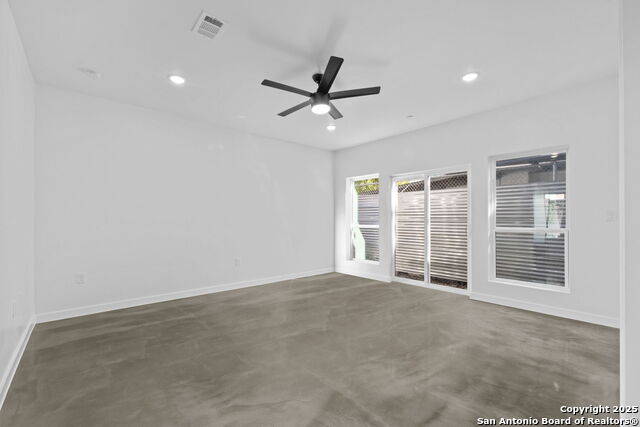 Image 9 of 34 For 106 Bank St  103