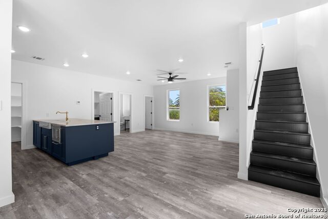 Image 11 of 32 For 106 Bank St  201