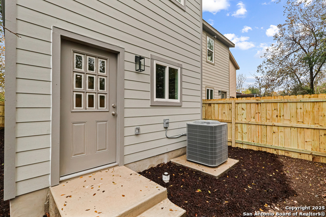 Listing photo id 24 for 1214 Aransas