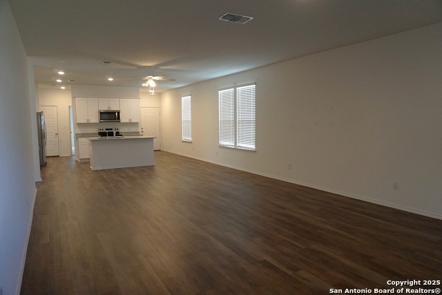 Listing photo id 9 for 1206 Casa Luminar