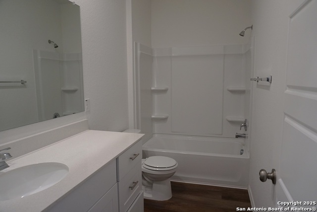 Listing photo id 25 for 1206 Casa Luminar