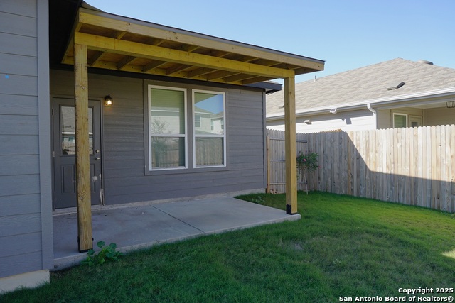 Listing photo id 26 for 1206 Casa Luminar