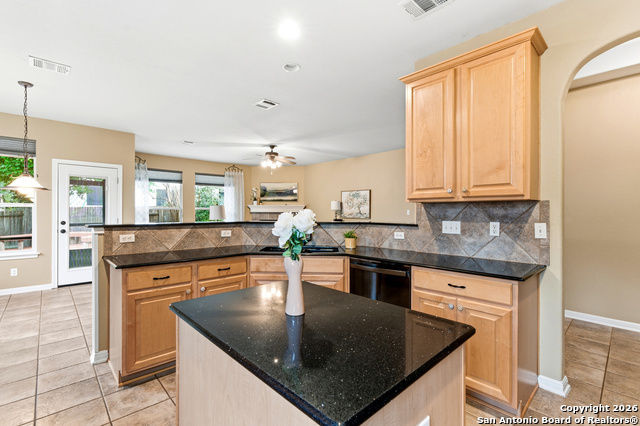 Listing photo id 13 for 23740 Beaver Creek