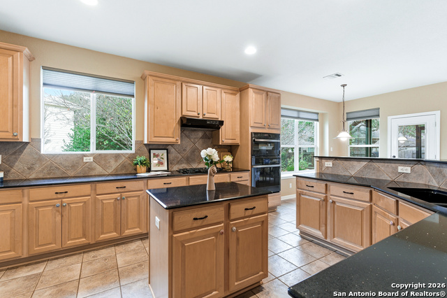 Listing photo id 14 for 23740 Beaver Creek