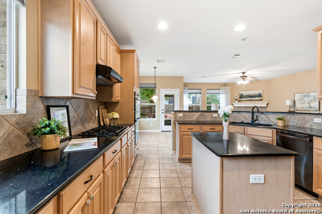Listing photo id 16 for 23740 Beaver Creek