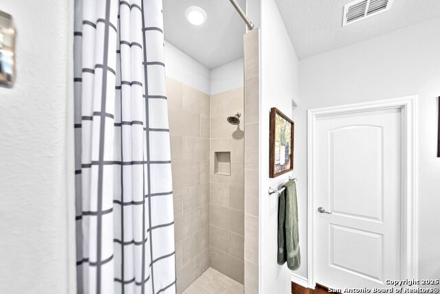 Image 20 of 66 For 114 Little Hill