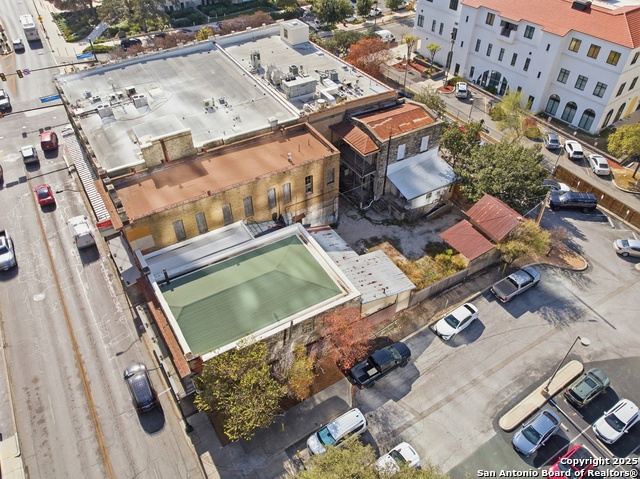 Image 19 of 27 For 111-113 Flores St N