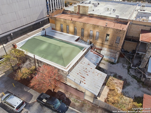 Image 22 of 27 For 111-113 Flores St N