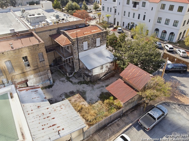 Image 23 of 27 For 111-113 Flores St N