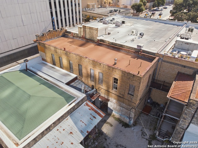 Image 24 of 27 For 111-113 Flores St N