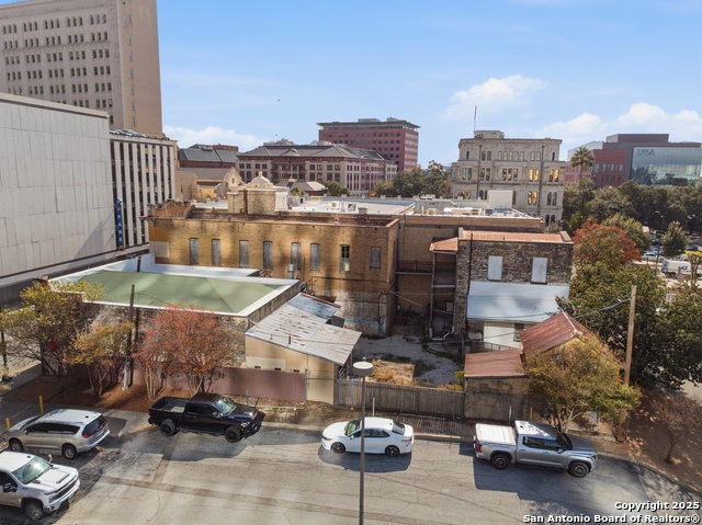 Image 26 of 27 For 111-113 Flores St N