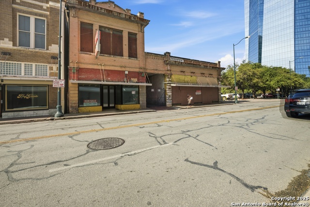 Image 3 of 27 For 111-113 Flores St N