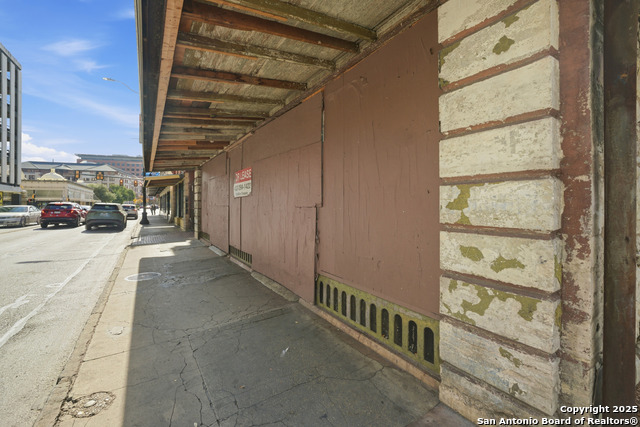 Image 6 of 27 For 111-113 Flores St N