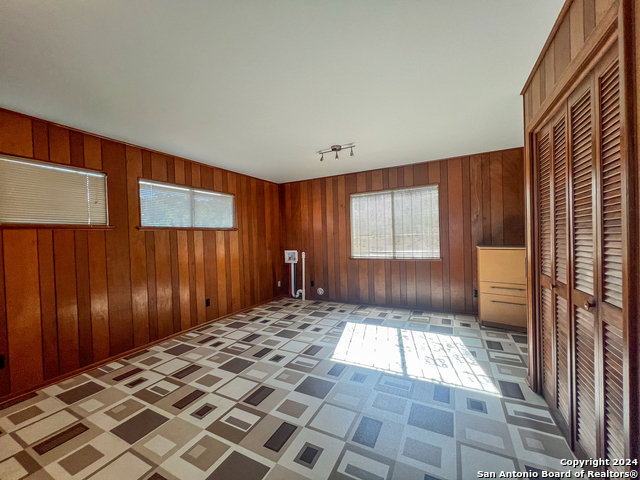 Image 6 of 11 For 1555 Arrowhead Dr