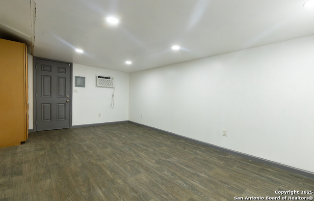 Image 20 of 34 For 1510 Corgey  