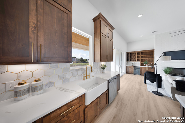 Image 18 of 50 For 222 Double Creek Loop