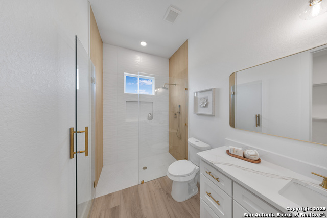 Image 38 of 50 For 222 Double Creek Loop