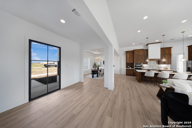 Image 4 of 50 For 222 Double Creek Loop