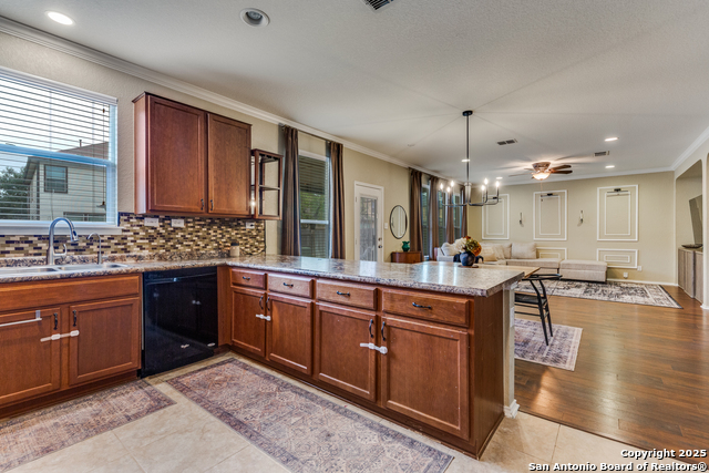 Image 10 of 25 For 1247 Lake Pt